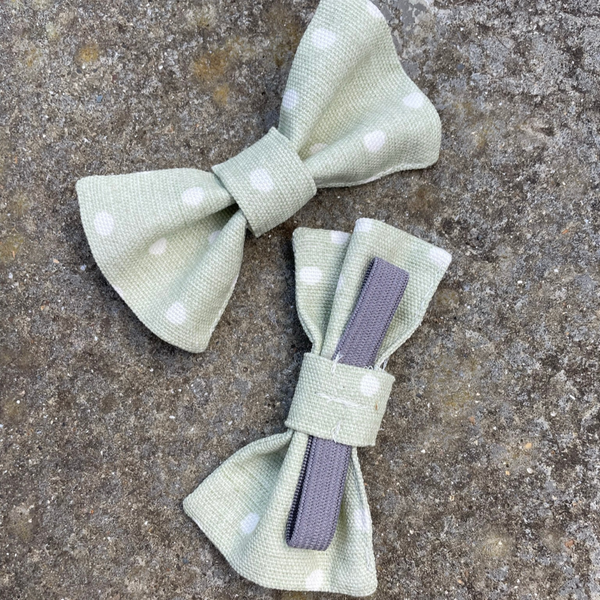 Dog bow tie green spot