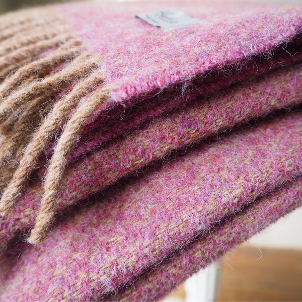 Hettie dusky pink wool throw